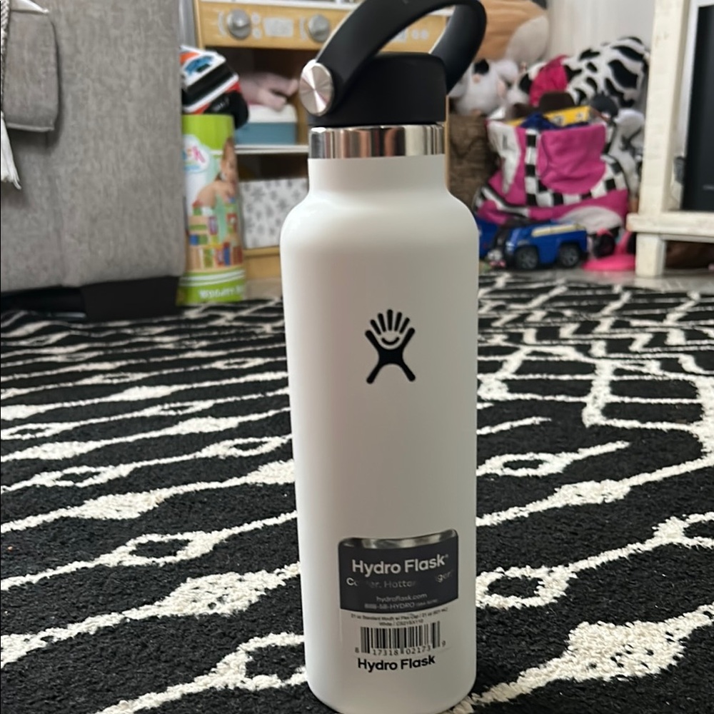 Hydro Flask x Eight Elite Light Lager